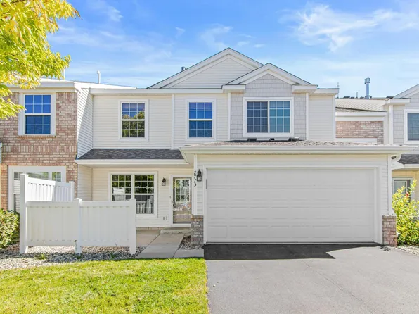 2775 Wagon Wheel Trl, Chaska, MN 55318