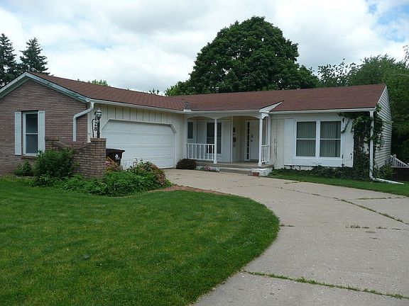 2nd image of 6128 N Fairlane Dr
