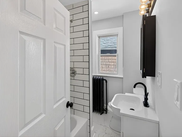 344 Gardner Ave — Photo 11