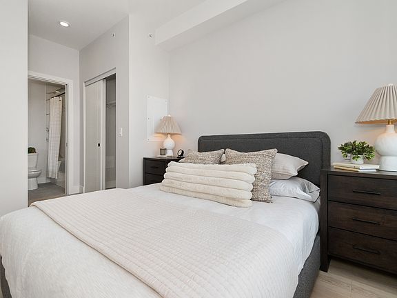 5th image of 45754 Wellington Ave #212