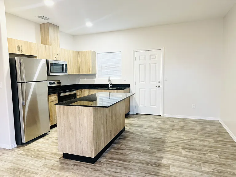 5200 N Dahlia St #2 — Photo 14