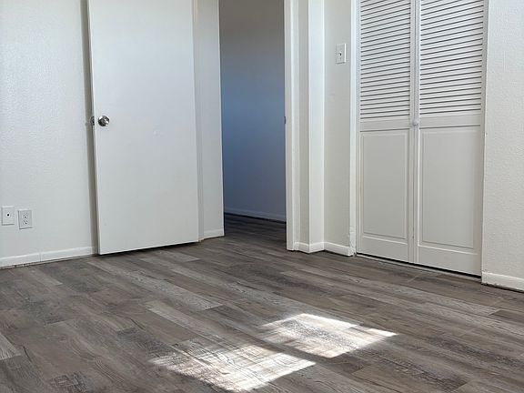 4th image of 1670 N La Crosse Ave #1670