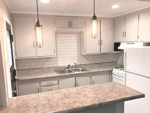 2nd image of 4518 Izard St APT 3