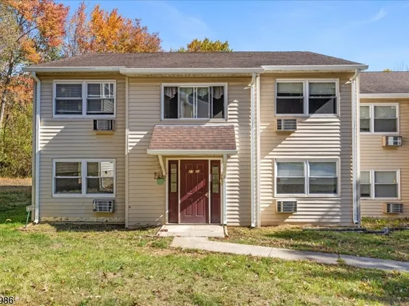 15 Pine St #21, Oxford Township, NJ 07863