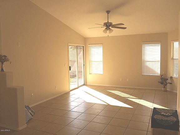 5th image of 1081 W Lark Dr