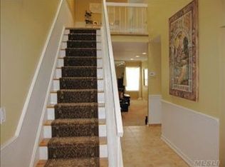 150 The Knl, Syosset, NY 11791