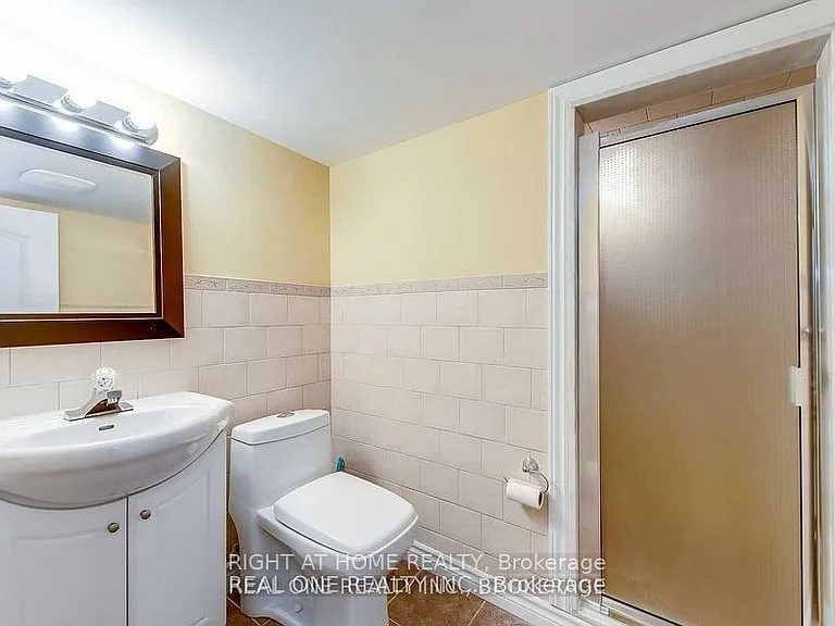96 Spring Azure Cres — Photo 37