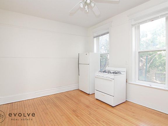 4th image of 2258 N Southport Ave #2DR
