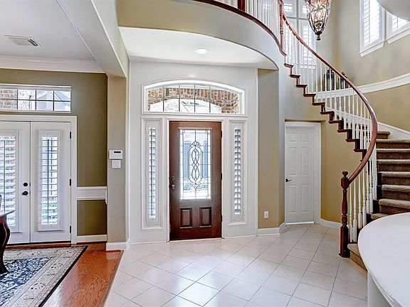4th image of 3047 Bonnebridge Way Blvd