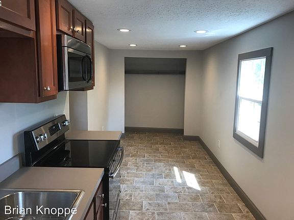 5th image of 132 Dakota Ave #B