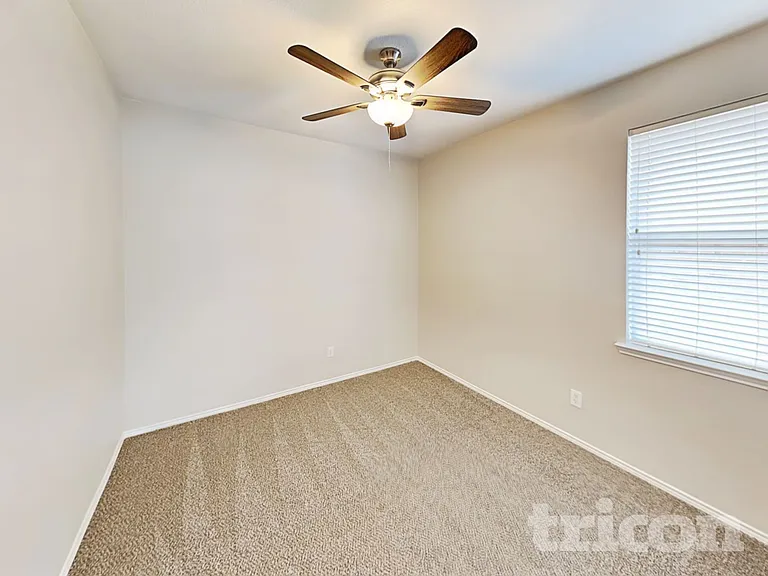 4913 Cape St — Photo 11