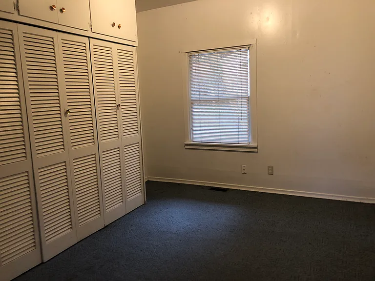 825 NE Michigan St — Photo 6