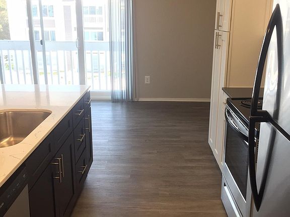 3rd image of 27053 Gateway Dr S APT 307