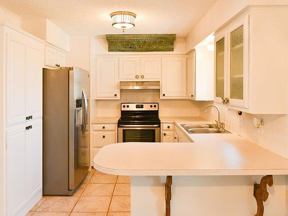 5th image of 9695 Palomino Dr