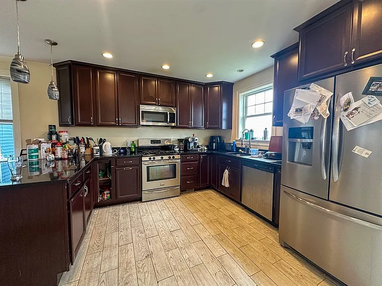 77 Faywood Ave — Photo 4