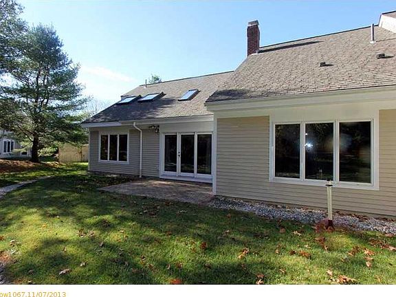 4th image of 13 Canterbury Way #13