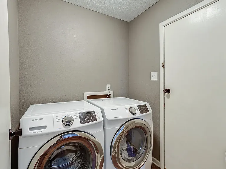5409 32nd St — Photo 30