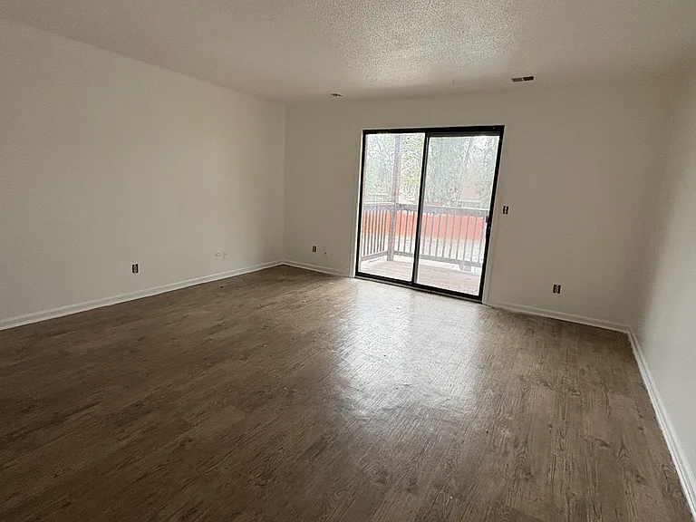 1306 Michigan Ave W #6 — Photo 2