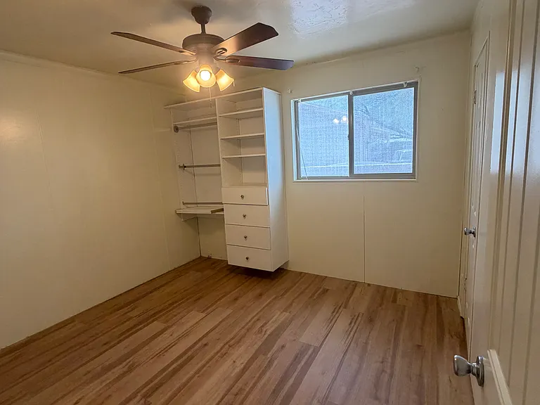 2626 E Keswick Cir — Photo 8