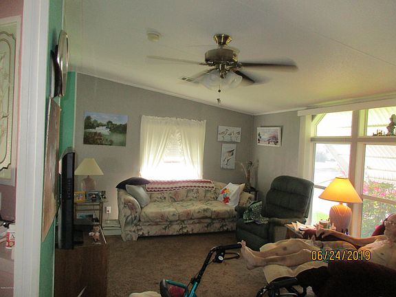 2nd image of 948 Barefoot Blvd