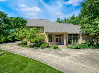 28725 Settlers Ln, Pepper Pike, OH 44124