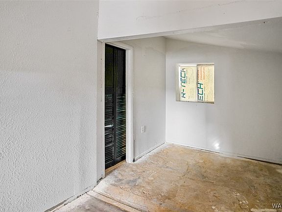 3rd image of 474 Long Avenue