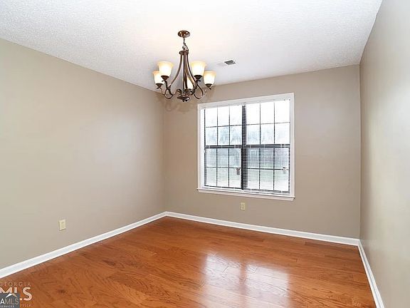 5th image of 11058 Hunters Ln