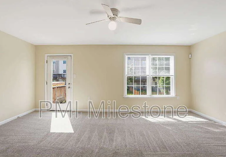 24 Mabel Ln — Photo 16