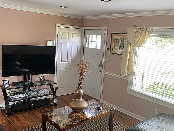 4th image of 1857 Stanton Dr