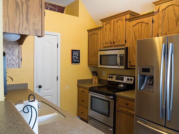 2nd image of 9819 Pigeon Roost Park Cir
