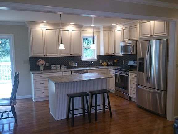 4th image of 16 Dogwood Dr