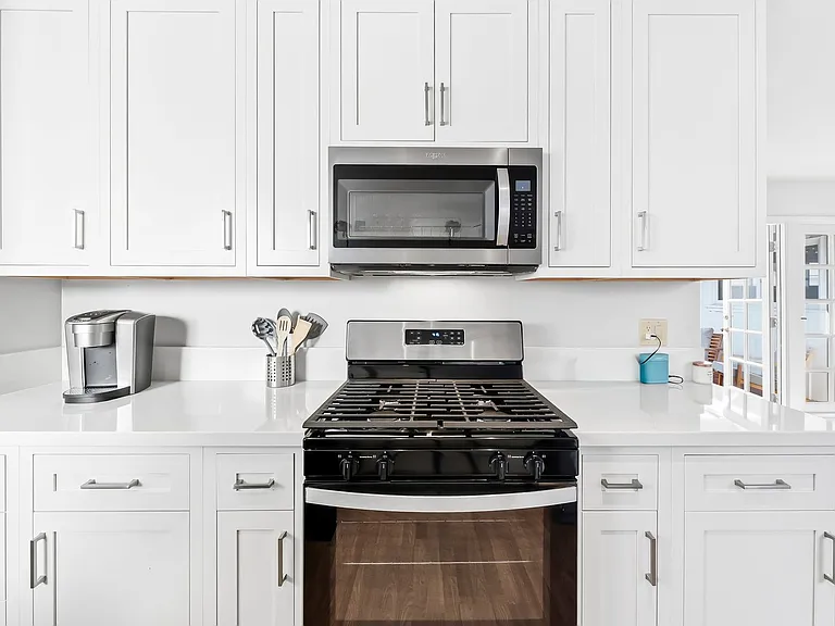 2104 E Ocean Blvd — Photo 13