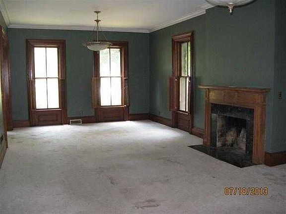 5th image of 1004 N Union St