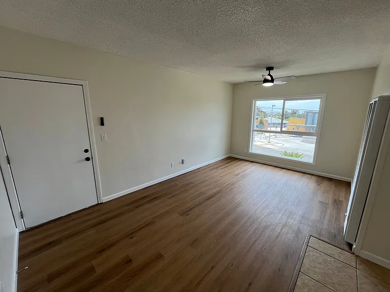 4270 Myrtle Ave #E — Photo 2