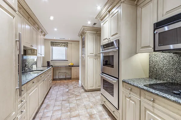 Sold by Compass | media 3