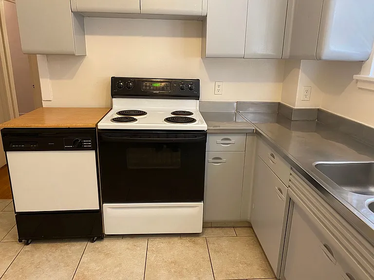 1331 Shady Ave — Photo 10