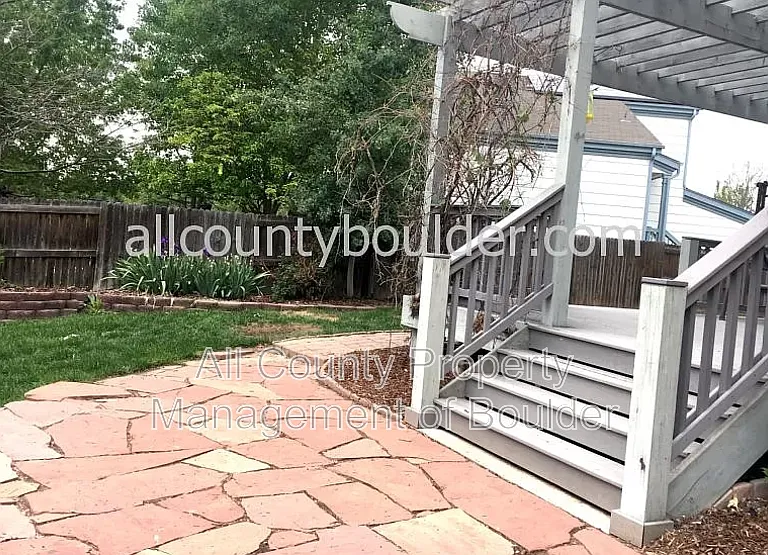447 Tynan Ct — Photo 9