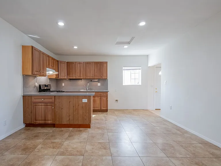 10409 McClemont Ave — Photo 4