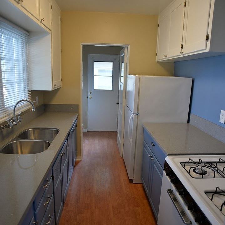 1st image of 2975 Laurel St APT 10