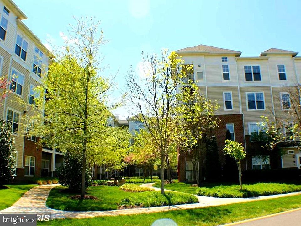 1st image of 3820 Lightfoot St Unit 219
