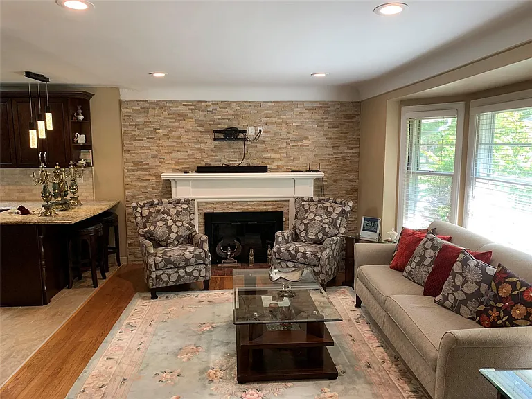 4412 Berkshire Rd — Photo 4
