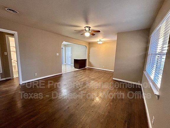 4th image of 1607 Briarwood Blvd