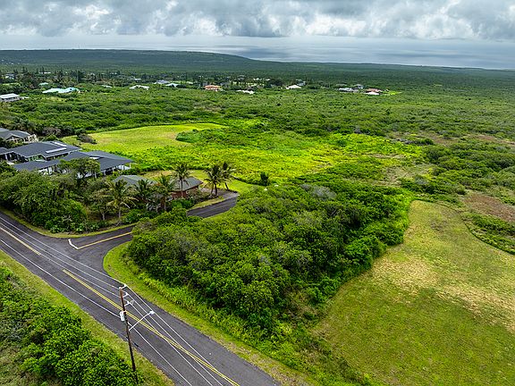2nd image of Kahiki St Lot 688