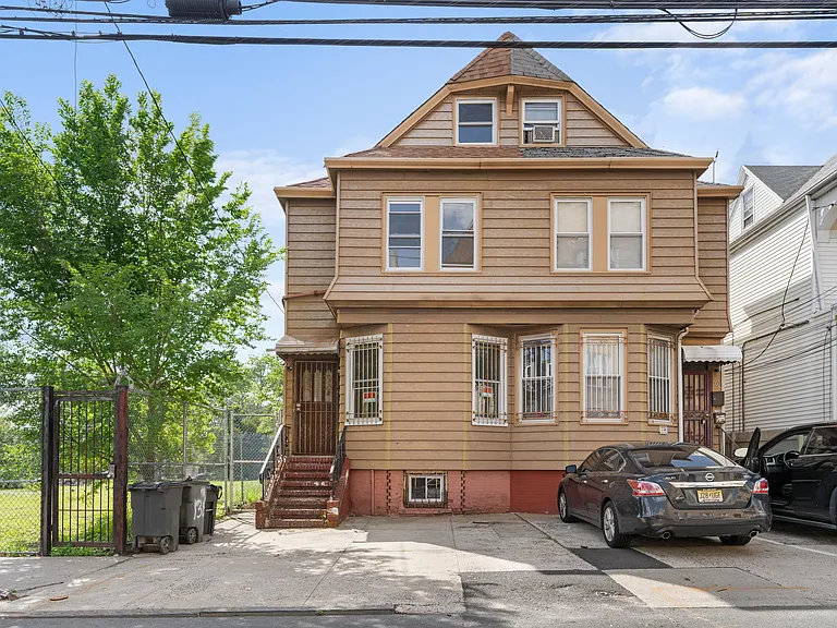 163 Summit Ave — Photo 5
