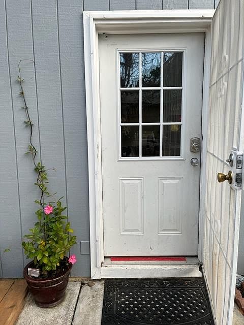 Private entrance to the apartment from the garage.