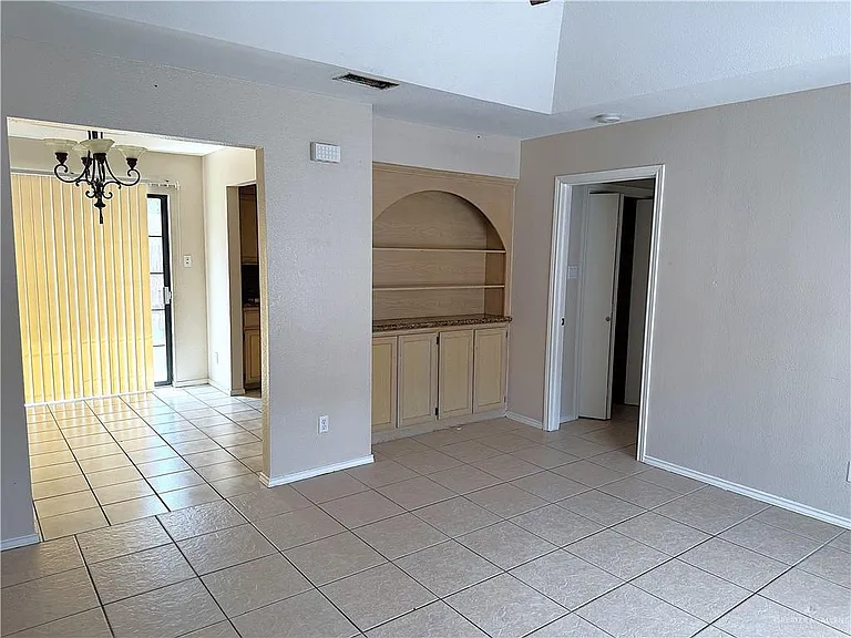 716 Mynah Ave #1 — Photo 4