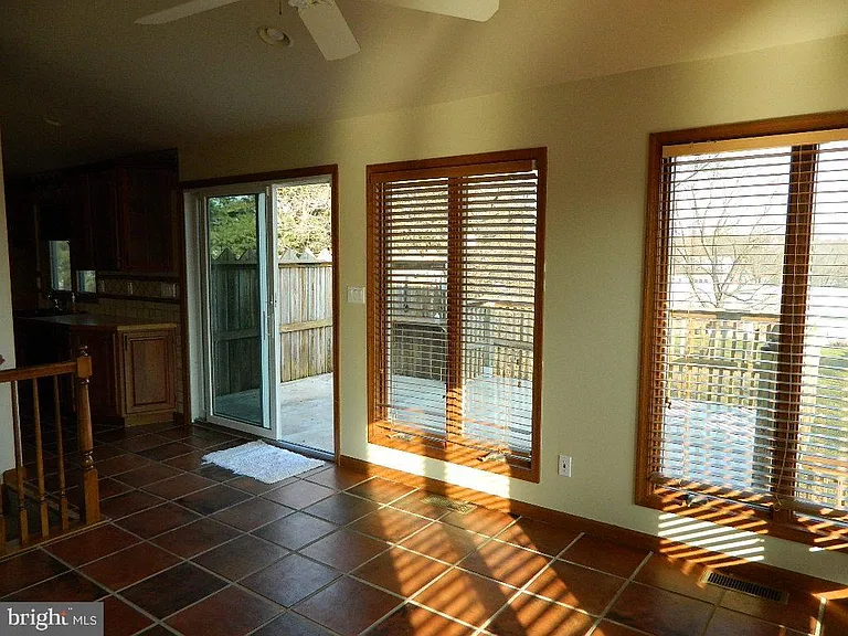 1301 Colonial Club Dr — Photo 12