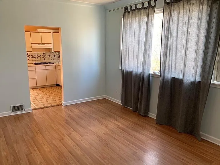 1820 Taylor Ave — Photo 3