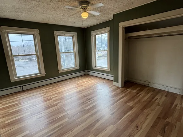 4 Western Ave #1, Hampden, ME 04444