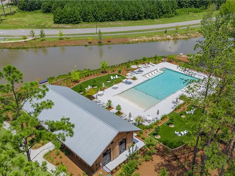 695 Longleaf Dr — Photo 13